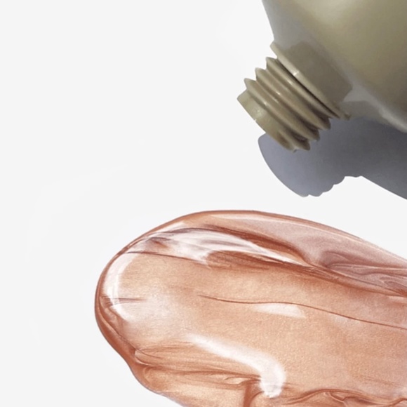 Makeup Refy Redefining Beauty Body Glow In Topaz Poshmark